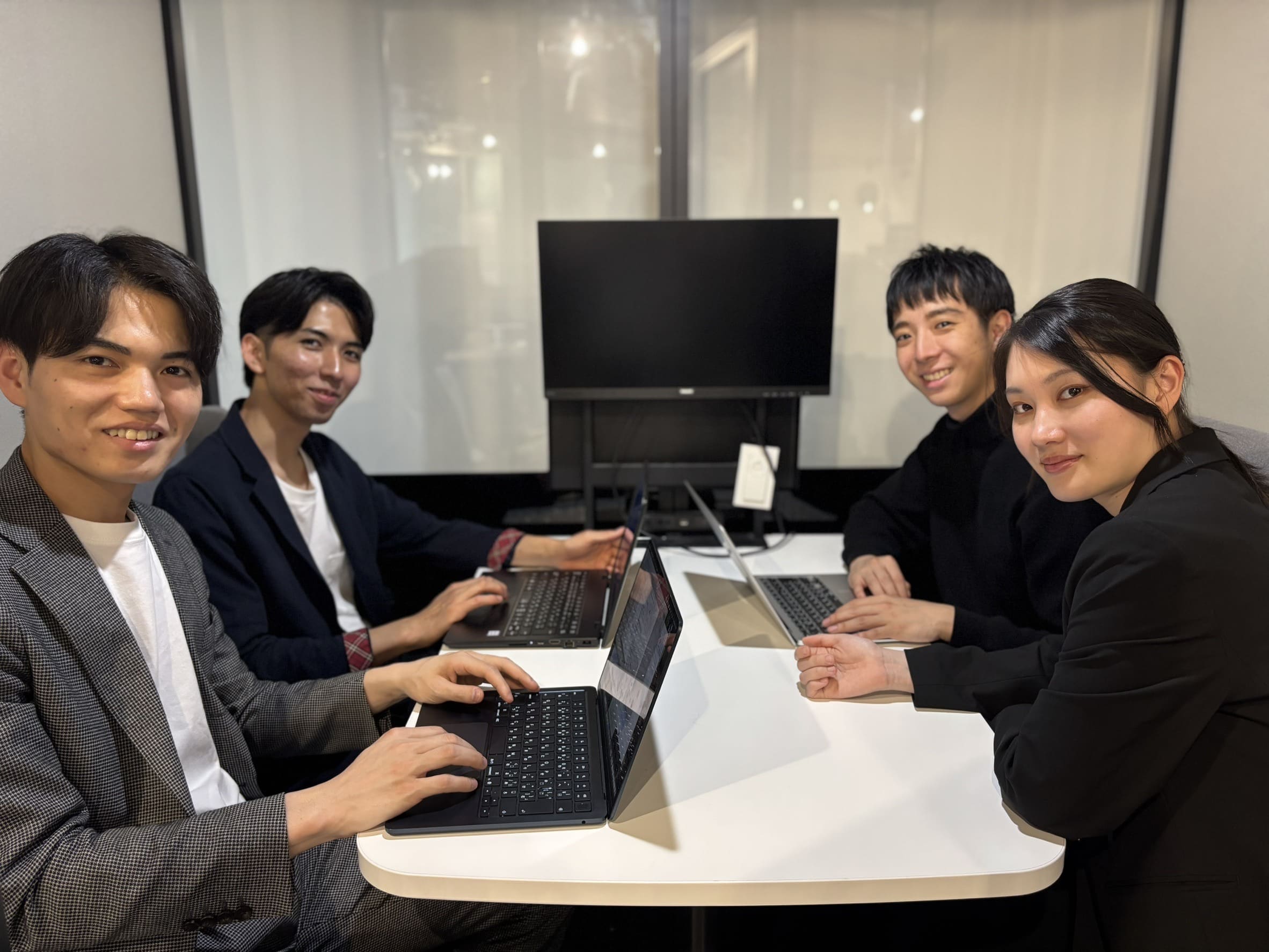 act-r 求める人物像 - 20代から稼ぐスキル、人間性をしっかり身につけたい方